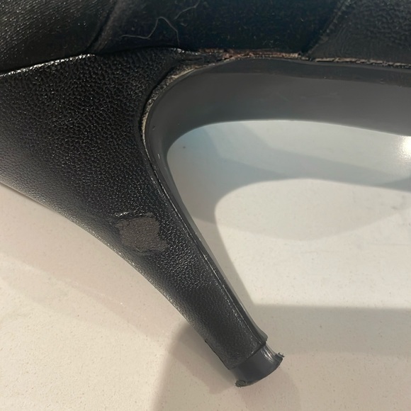 Black Steve Madden peep-toe heals - Picture 4 of 7